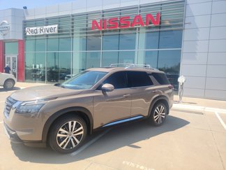 New 2025 Nissan Pathfinder Platinum image 1