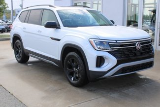 New 2026 Volkswagen Atlas Peak Edition image 1