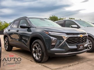 Used 2025 Chevrolet Trax LT image 1