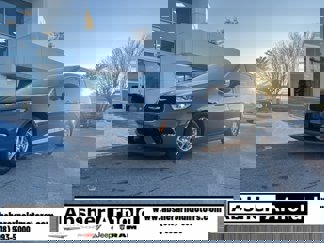 New 2025 Chrysler Pacifica Select image 1