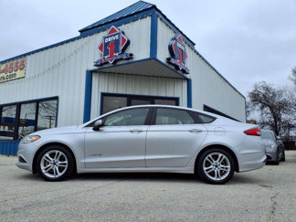 Used 2018 Ford Fusion SE image 1
