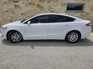 Used 2015 Ford Fusion SE image 1