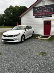 Used 2018 Kia Optima LX w/ 17" Alloy Wheels Package image 1