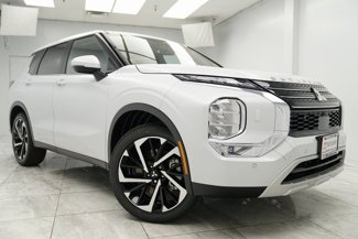 Used 2024 Mitsubishi Outlander SE image 1