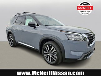 New 2025 Nissan Pathfinder Platinum image 1