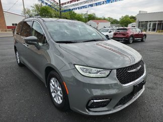 Used 2022 Chrysler Pacifica Touring-L image 1