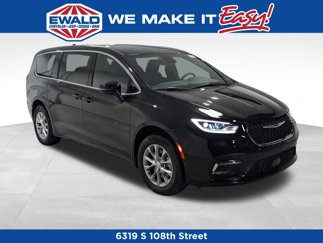 New 2025 Chrysler Pacifica Select image 1