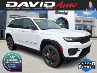 Used 2025 Jeep Grand Cherokee Altitude image 1