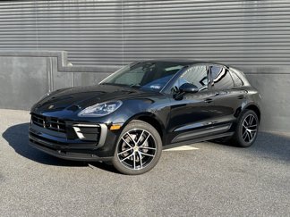 Certified 2025 Porsche Macan image 1