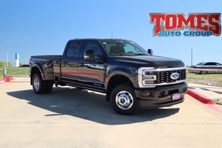 New 2025 Ford F350 4x4 Crew Cab DRW Super Duty image 1