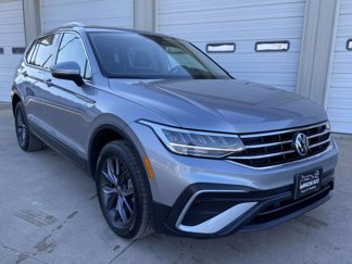Used 2024 Volkswagen Tiguan SE image 1