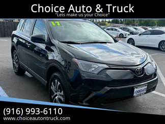 Used 2017 Toyota RAV4 LE image 1