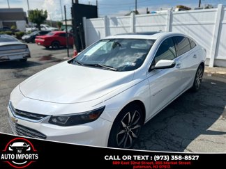 Used 2017 Chevrolet Malibu LT image 1