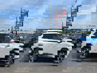 Used 2023 Nissan Rogue SV image 1