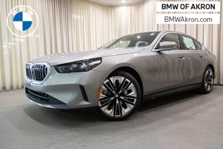 New 2026 BMW 530i xDrive image 1