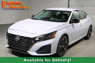 Used 2024 Nissan Altima 2.5 SR image 1