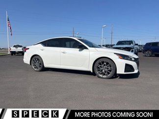 Used 2023 Nissan Altima 2.0 SR image 1