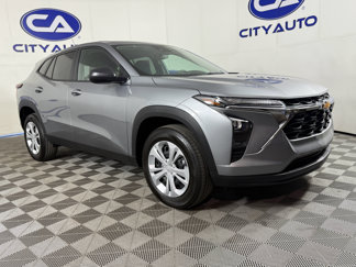 Used 2025 Chevrolet Trax LS w/ Driver Confidence Package image 1