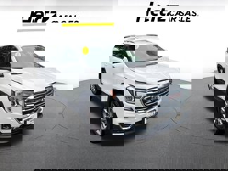 Used 2024 GMC Terrain SLT image 1