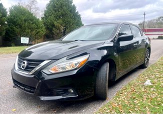 Used 2018 Nissan Altima 2.5 SV image 1