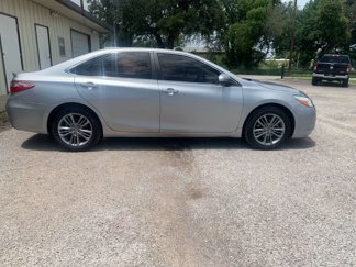 Used 2015 Toyota Camry SE image 1