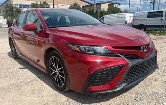Used 2021 Toyota Camry SE image 1