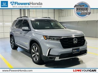 New 2025 Honda Pilot Touring image 1