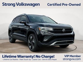 Certified 2024 Volkswagen Taos SE image 1