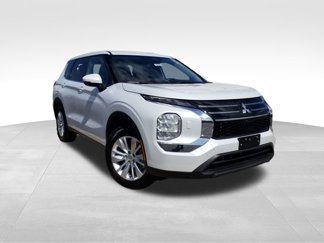 New 2025 Mitsubishi Outlander ES image 1