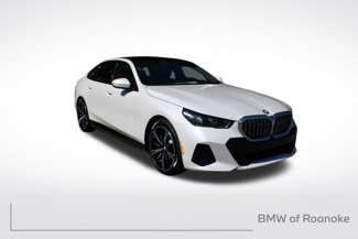 New 2026 BMW 550e xDrive image 1