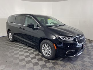 New 2026 Chrysler Pacifica Select image 1