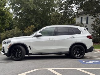 Used 2022 BMW X5 xDrive40i w/ Executive Package image 1