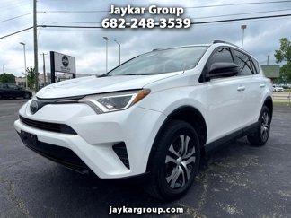 Used 2018 Toyota RAV4 LE image 1