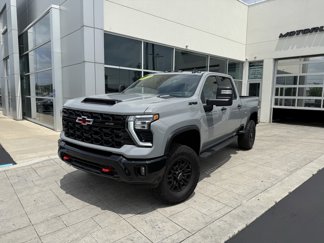 Used 2025 Chevrolet Silverado 2500 ZR2 w/ Technology Package image 1
