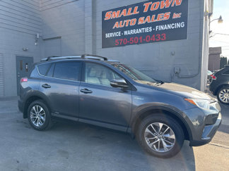 Used 2017 Toyota RAV4 XLE image 1