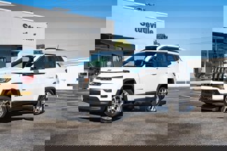 New 2025 Jeep Compass Latitude image 1