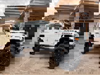 Used 2019 Jeep Wrangler Unlimited Rubicon w/ Cold Weather Group image 1