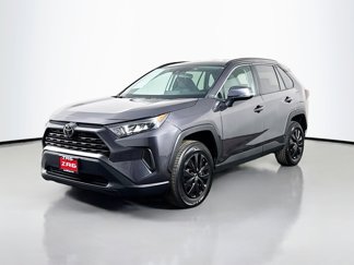 Used 2021 Toyota RAV4 LE image 1