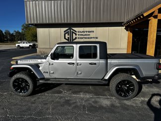 Used 2021 Jeep Gladiator Sport image 1