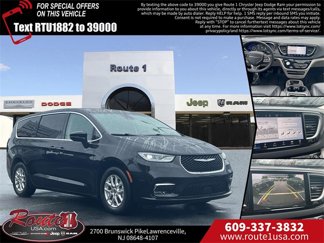 Used 2024 Chrysler Pacifica Touring-L image 1