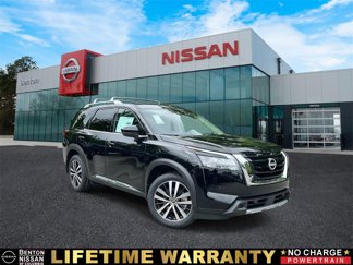 New 2025 Nissan Pathfinder Platinum image 1