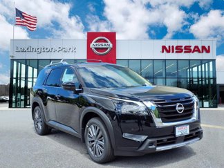 New 2025 Nissan Pathfinder SL w/ SL Premium Package image 1