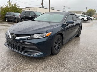 Used 2018 Toyota Camry LE image 1