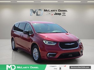 New 2026 Chrysler Pacifica Select image 1