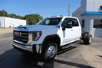 New 2025 GMC Sierra 3500 SLE image 1