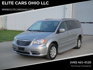 Used 2016 Chrysler Town & Country Touring image 1