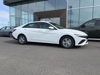 New 2025 Hyundai Elantra SE image 1
