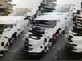 Used 2023 Chevrolet Suburban LT image 1