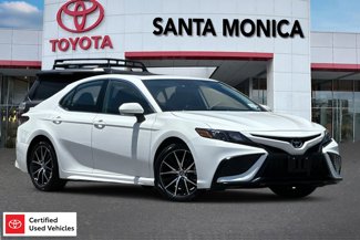 Used 2024 Toyota Camry SE image 1