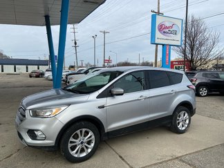 Used 2017 Ford Escape SE image 1
